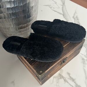 Vince Loni Shearling Slippers in Black